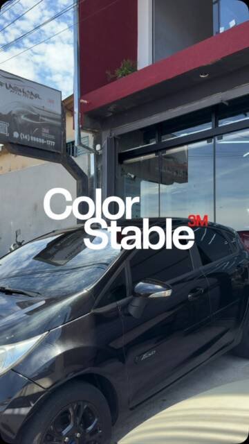 Privacidade de verdade, sem abrir mão da qualidade. 🖤🚘

Nesse New Fiesta, realizamos uma configuração completa com 3M Color Stable, pensada para quem queria mais privacidade, proteção e um visual mais elegante.

🖤 VLT 5 nas laterais e no vigia — tonalidade mais escura para aumentar a privacidade no interior do veículo.

👁️ VLT 35 no para-brisa — completando a configuração escolhida para o projeto.

A 3M Color Stable vai muito além de simplesmente escurecer os vidros: possui excelente estabilidade de cor, tecnologia não metalizada, proteção contra raios UV e foi desenvolvida para manter sua aparência por muito mais tempo, sem aquele aspecto arroxeado comum em películas de baixa qualidade.

Porque película não é só tonalidade. É tecnologia, procedência e qualidade de aplicação.

📍 Flashcar Films 3M | Botucatu-SP
18 anos transformando confiança em proteção e conforto
.
.
.
.
.
.
#aplicadorautorizado3m #3m #películaautomotiva